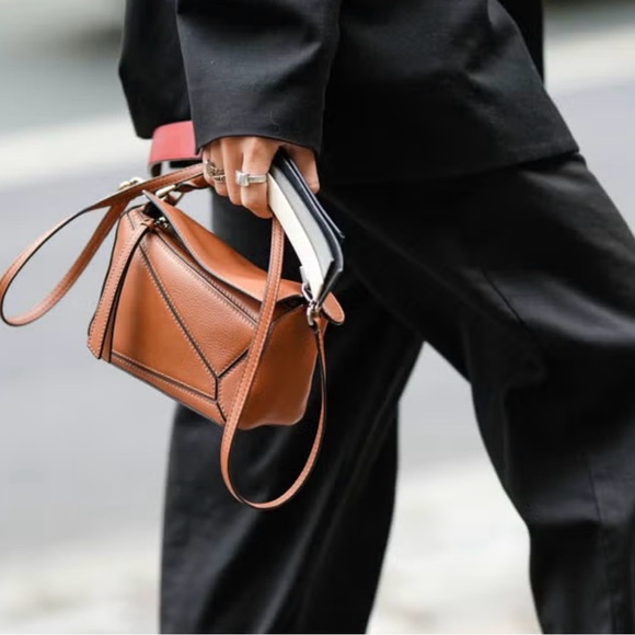 LOEWE Mini Puzzle Edge bag in classic calfskin - Picture 9 of 15
